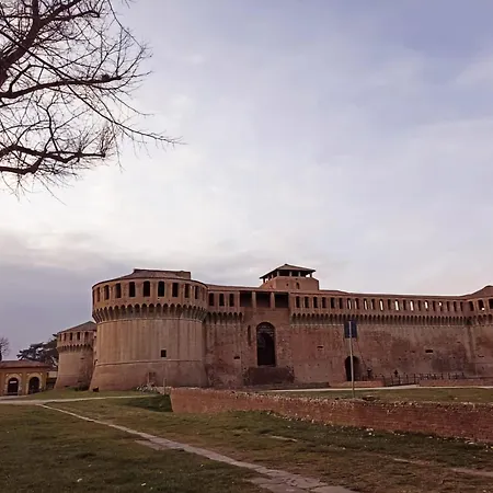 Monnalisa House - Imola Centro Storico - Appartamento Indipendente Extérieur photo